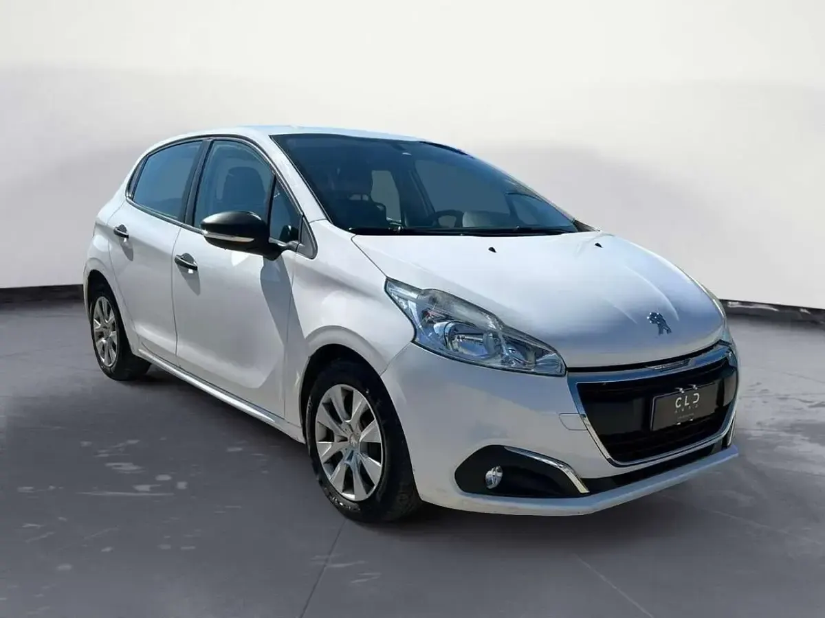 Usata Peugeot 208 68 CV (50 kW) 2015 Bianco Utilitaria