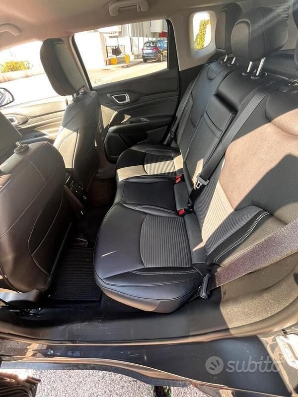 Usata Jeep Compass Night Eagle 131 CV (96 kW) 2024 Grigio SUV