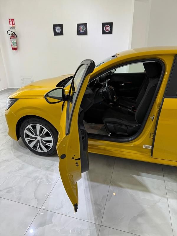Usata Peugeot 208 Active 75 CV (55 kW) 2020 Giallo Utilitaria