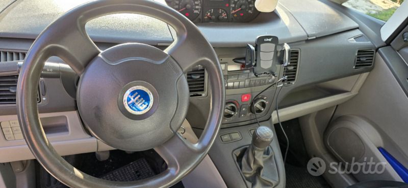 Usata Fiat Idea 69 CV (50 kW) 2005 Grigio Monovolume