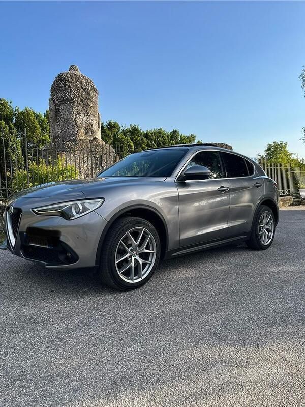 Grigio Usata 2018 Alfa Romeo Stelvio SUV | 22.500 € - Immagine 1/4