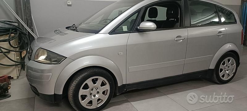 Usata Audi A2 75 CV (55 kW) 2002 Grigio Utilitaria