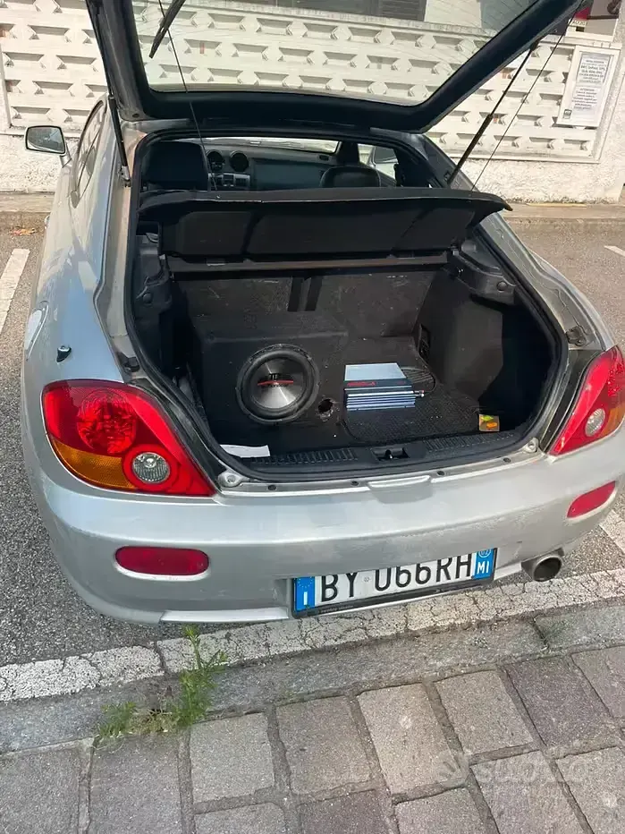Usata Hyundai Coupé 105 CV (77 kW) 2002 Grigio Coupé