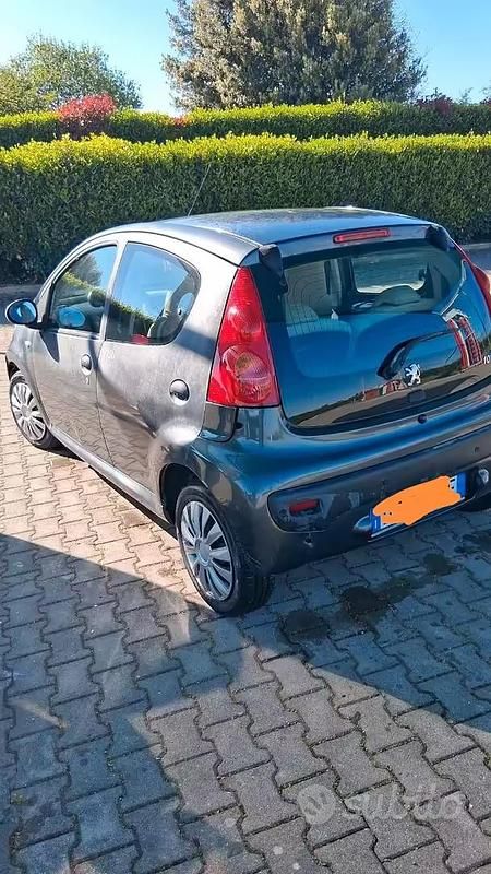 Käytetty Peugeot 107 68 HP (50 kW) 2008 Viistoperä