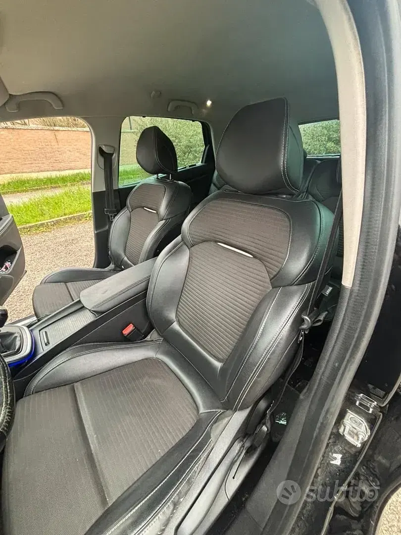 Usata Renault Scénic III 110 CV (80 kW) 2017 Nero Monovolume