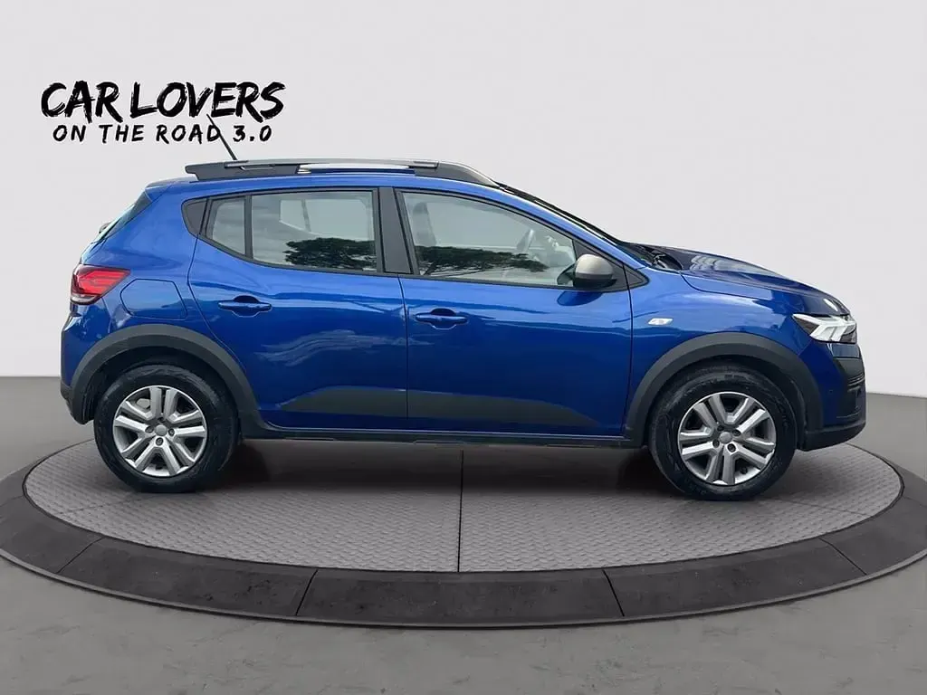 Begagnad Dacia Sandero Comfort 101 HK (74 kW) 2023 Blå Halvkombi