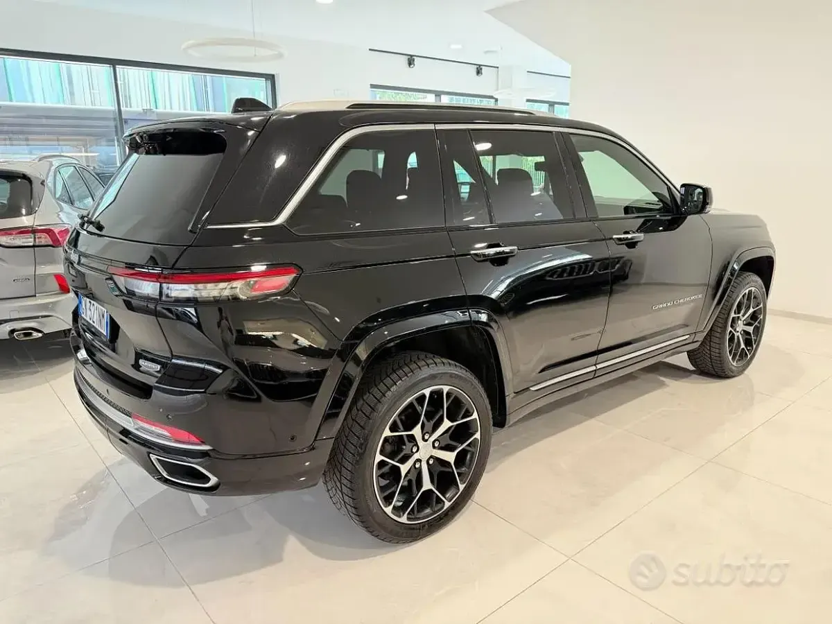 Usata Jeep Grand Cherokee Summit 272 CV (200 kW) 2023 Nero SUV