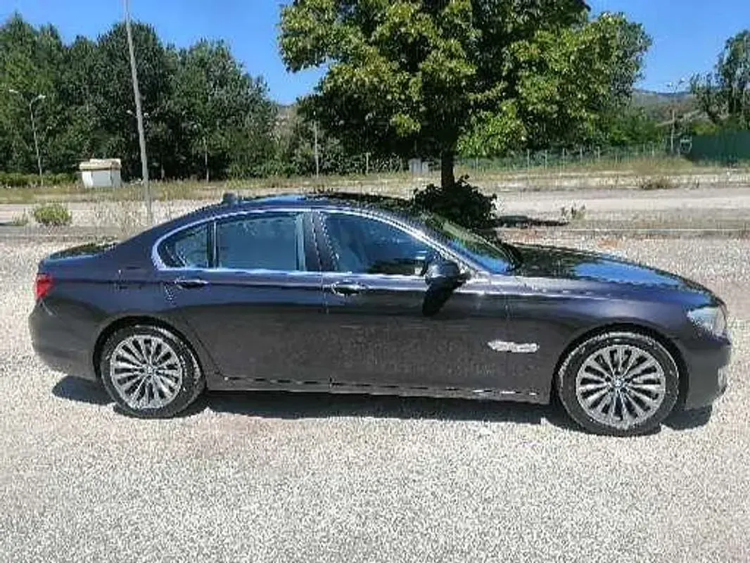 Usata BMW 730 258 CV (189 kW) 2014 Nero Berlina