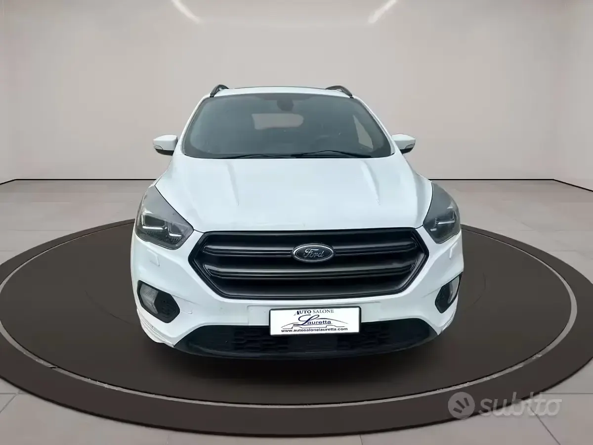 Usata Ford Kuga ST-Line 120 CV (88 kW) 2017 Bianco SUV