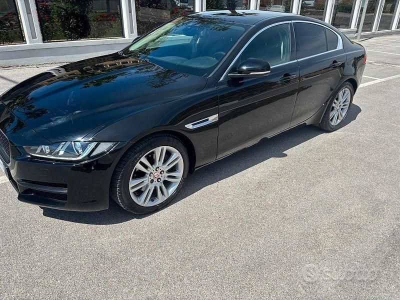 Usata Jaguar XE 180 CV (132 kW) 2015 Nero Berlina