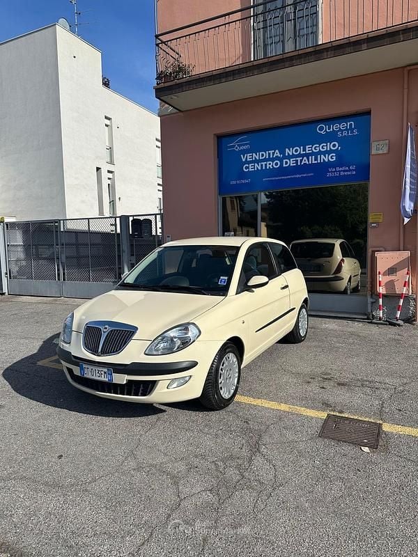 Usata Lancia Ypsilon 60 CV (44 kW) 2005 Bianco Utilitaria