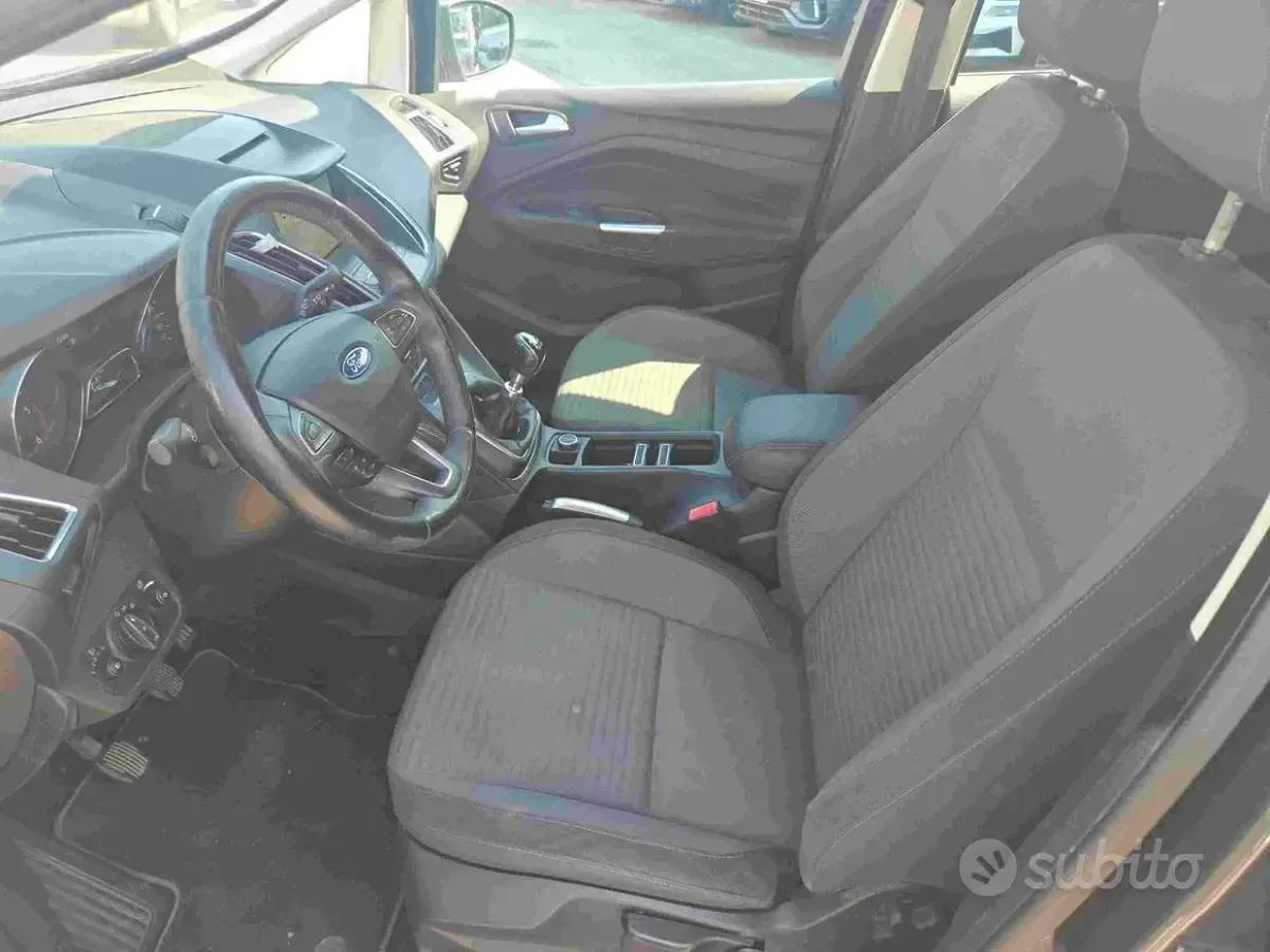Usata Ford C-MAX Titanium S 120 CV (88 kW) 2017 Grigio Monovolume