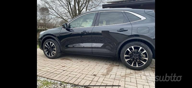 Usata Ford Kuga Business Edition 120 CV (88 kW) 2020 Nero SUV