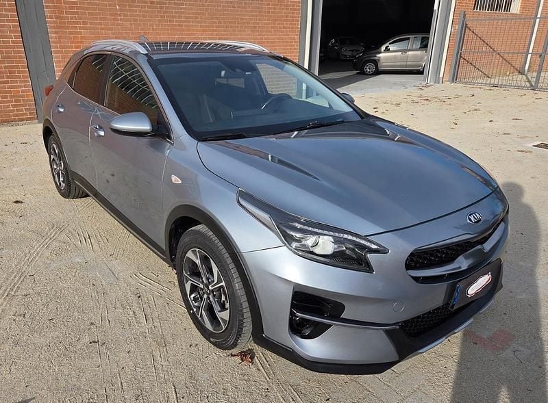 Usata Kia XCeed Urban 120 CV (88 kW) 2021 Argento SUV