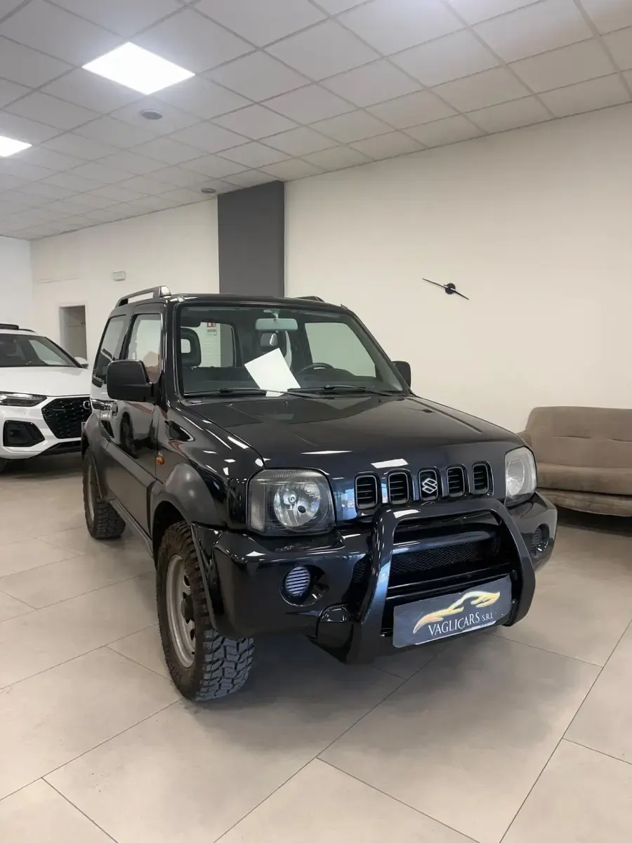 Usata Suzuki Jimny 82 CV (60 kW) 2004 Nero SUV