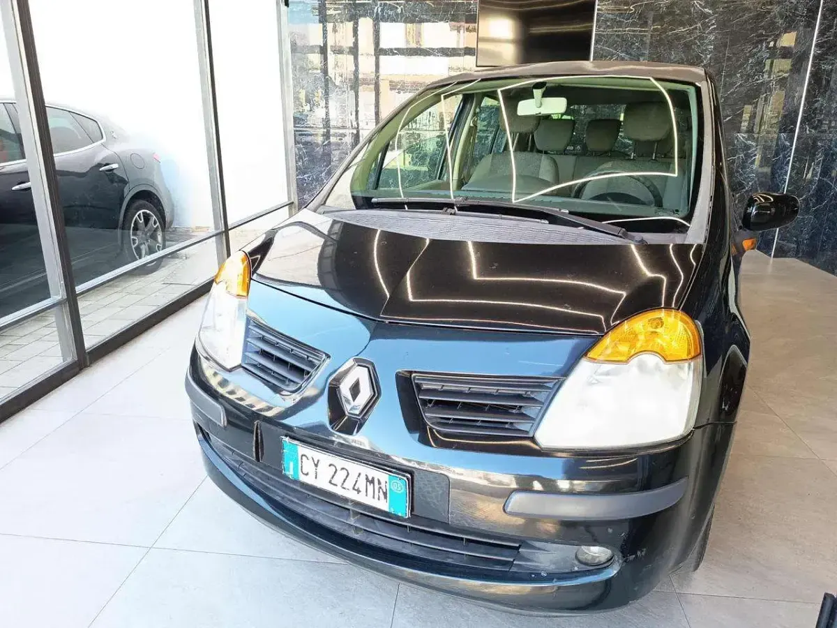 Usata Renault Modus Dynamique 75 CV (55 kW) 2005 Grigio scuro Monovolume