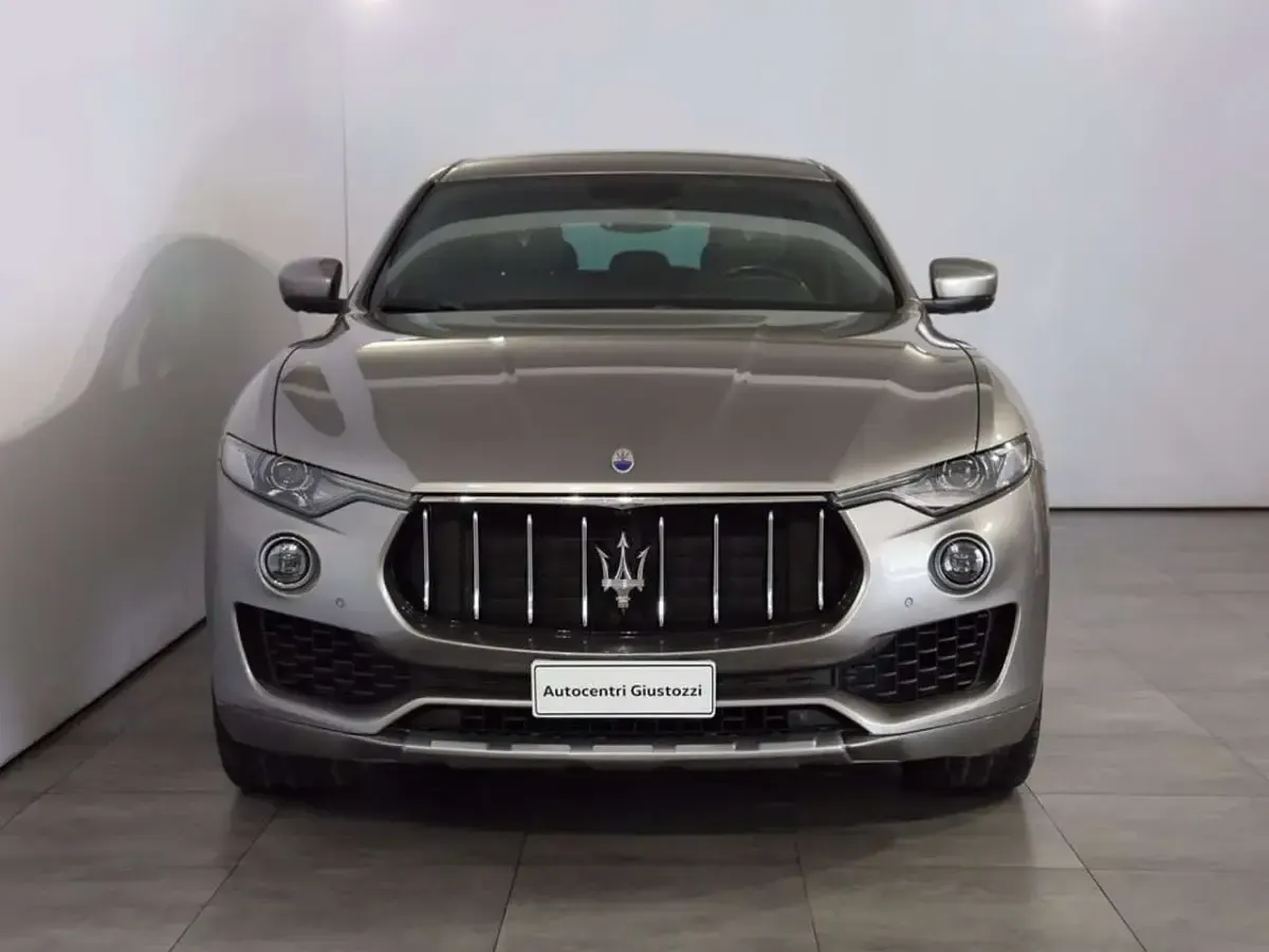 Usata Maserati Levante 250 CV (183 kW) 2018 Grigio SUV