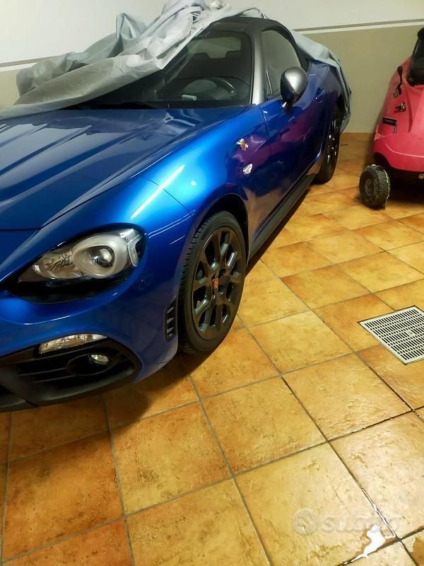 Usata Abarth 124 Spider 170 CV (125 kW) 2017 Blu Cabrio