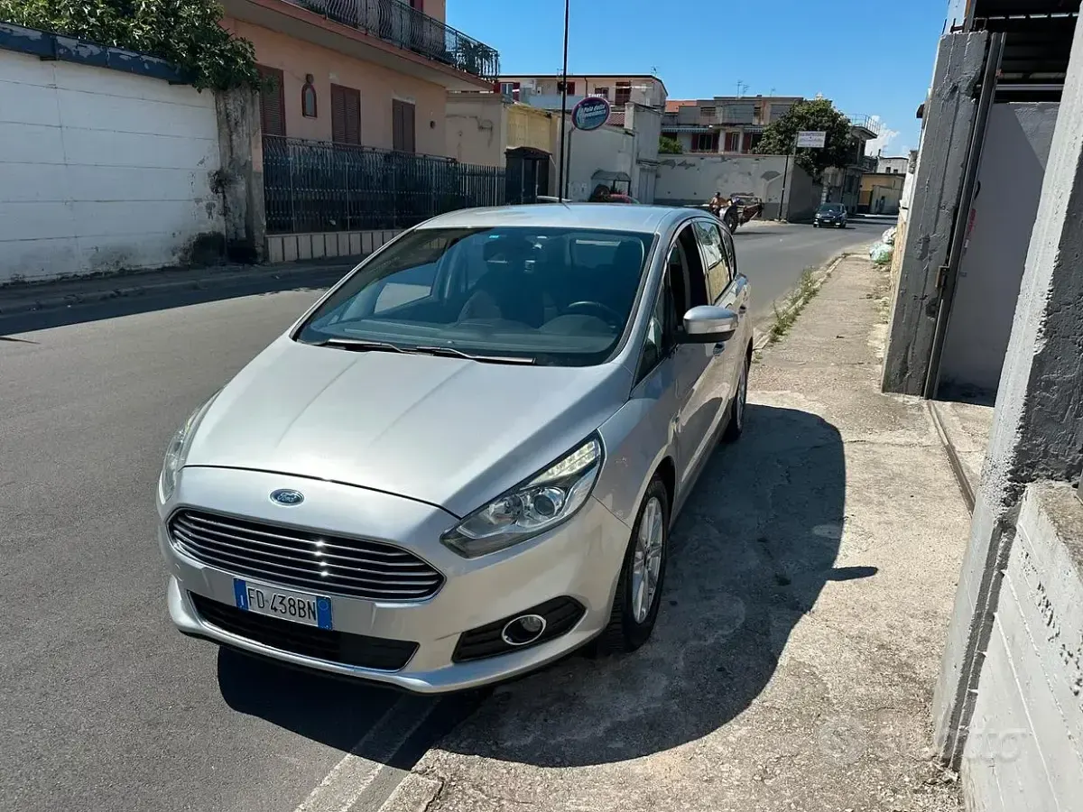 Usata Ford S-MAX Titanium 150 CV (110 kW) 2017 Grigio Monovolume