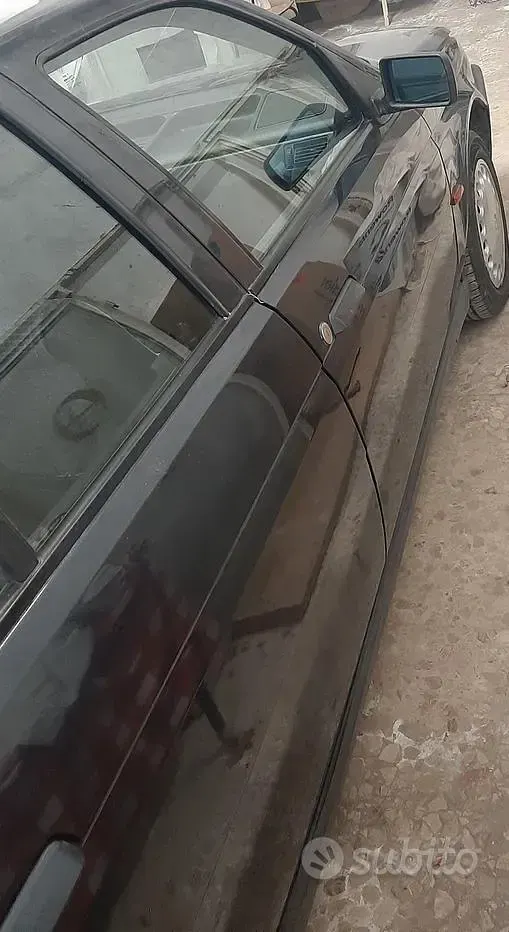 Usata Alfa Romeo 155 141 CV (103 kW) 1993 Nero Berlina