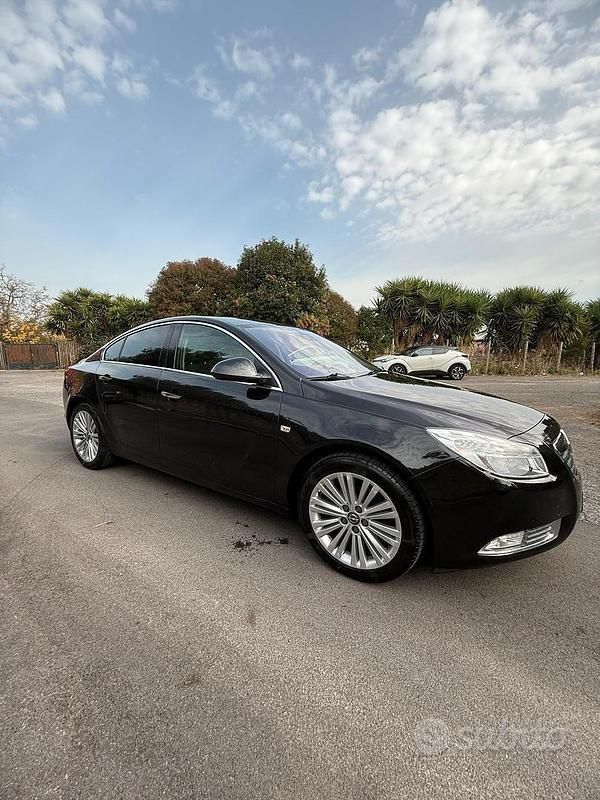 Nero Usata 2011 Opel Insignia Cosmo Tre volumi | 5790 € (Buon prezzo) - Immagine 1/4