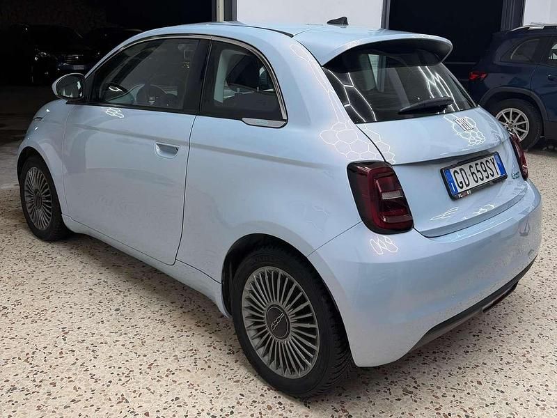 Usata Fiat 500e 42 kW (58 CV) 2020 Blu/azzurro Utilitaria