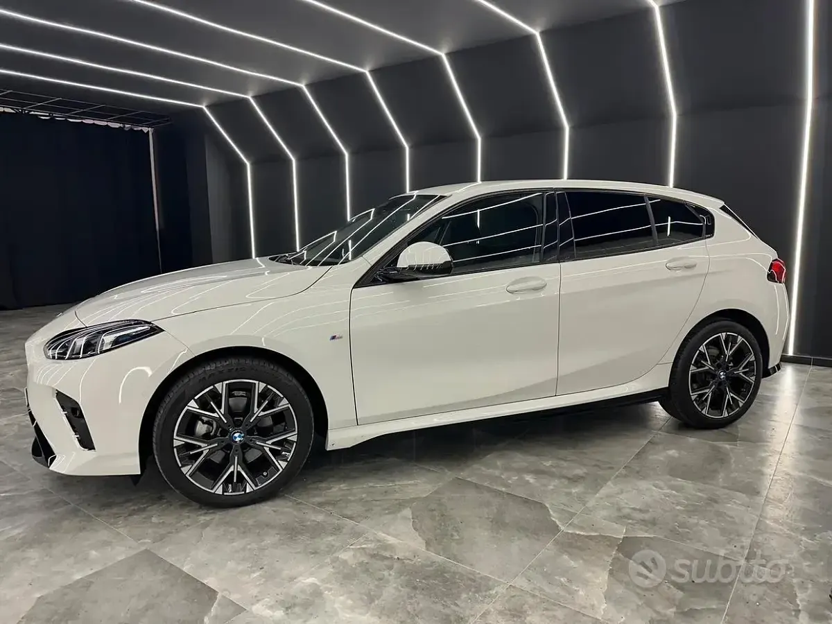 Usata BMW 118 M Sport 150 CV (110 kW) 2025 Bianco Utilitaria