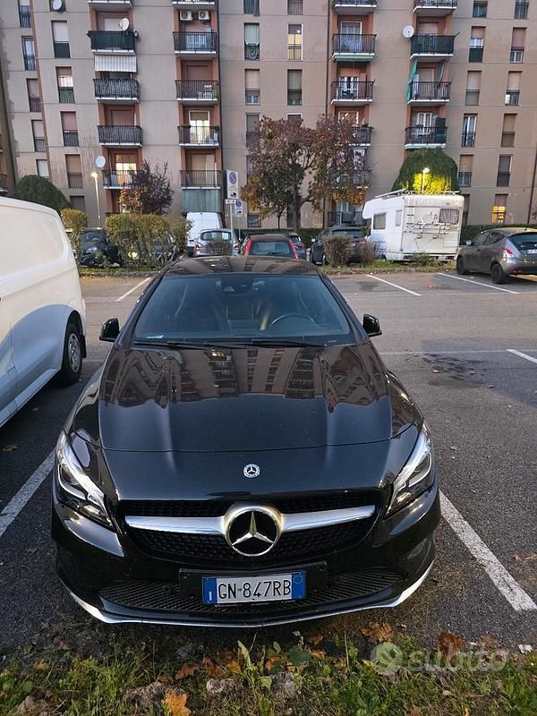 Usata Mercedes CLA180 Premium 122 CV (89 kW) 2017 Nero Berlina