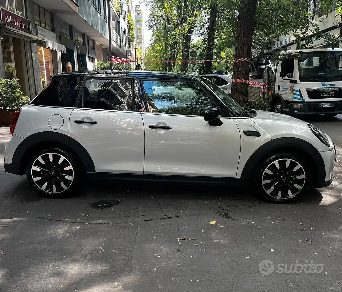 Usata Mini Cooper Essential 136 CV (100 kW) 2022 Grigio Utilitaria