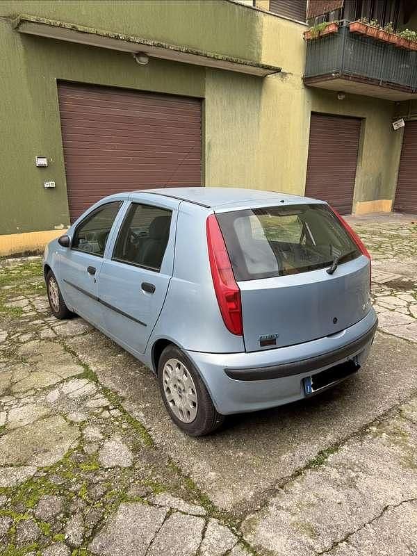 Usata Fiat Punto 80 CV (58 kW) 2001 Utilitaria