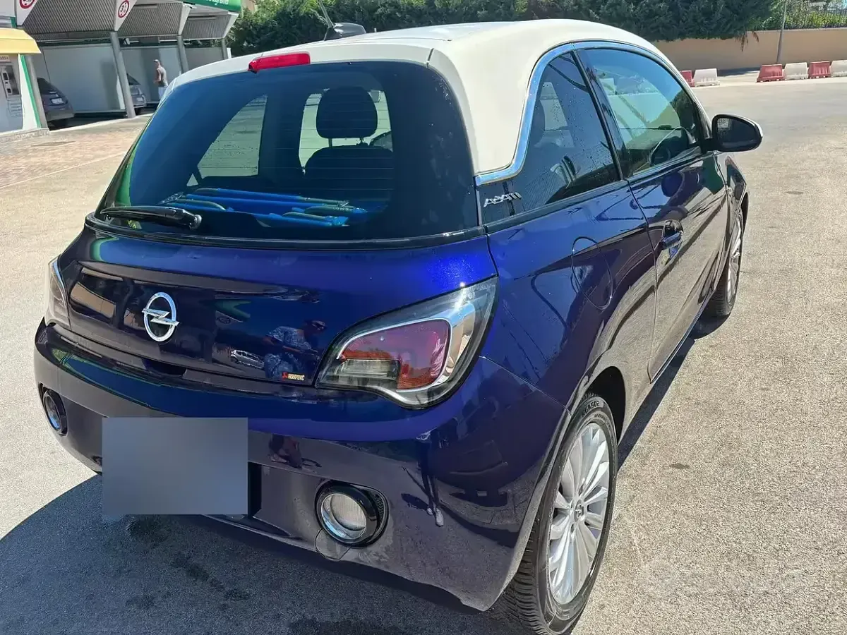 Usata Opel Adam Glam 87 CV (63 kW) 2016 Bluazzurro Utilitaria
