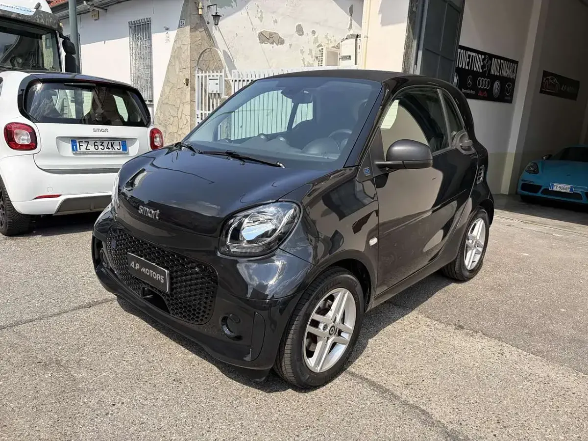 Usata Smart ForTwo Coupé Pure 41 kW (56 CV) 2021 Nero Utilitaria