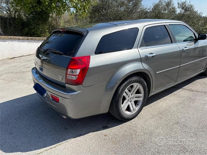 Usata Chrysler 300C Touring 218 CV (160 kW) 2007 Grigio Station wagon