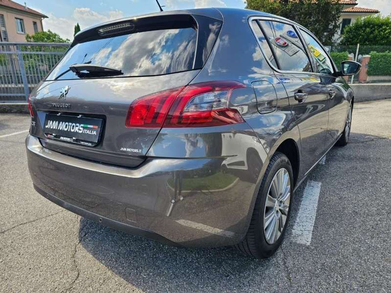 Usata Peugeot 308 Allure 131 CV (96 kW) 2021 Grigio scuro metallizzato Berlina