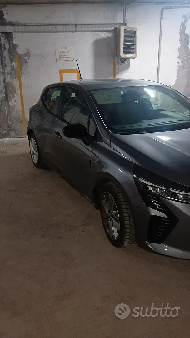 Usata Renault Clio Evolution 90 CV (66 kW) 2024 Grigio Utilitaria