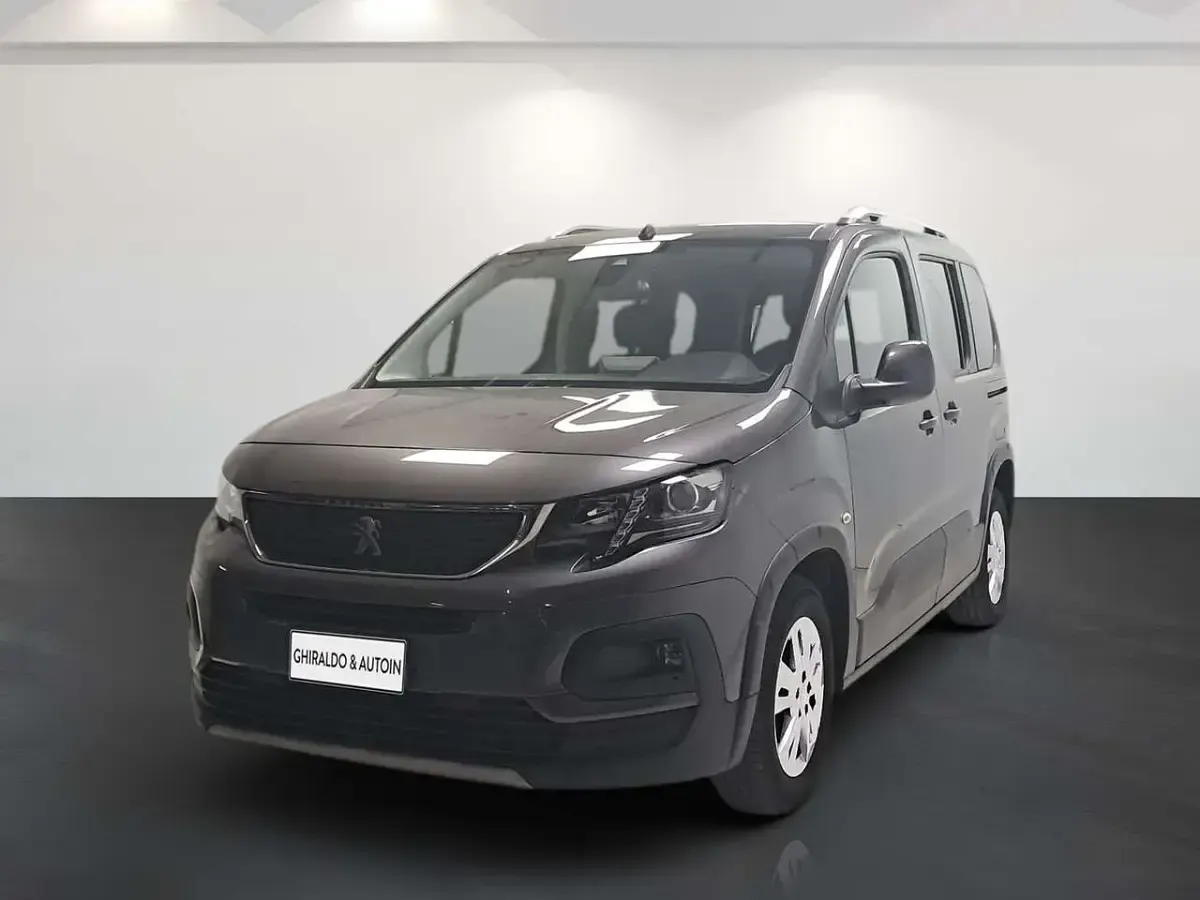 Usata Peugeot Rifter Allure 131 CV (96 kW) 2021 Grigio Monovolume