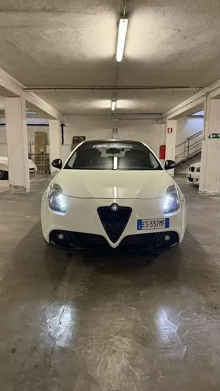 Usata Alfa Romeo Giulietta Exclusive 170 CV (125 kW) 2013 Bianco Utilitaria
