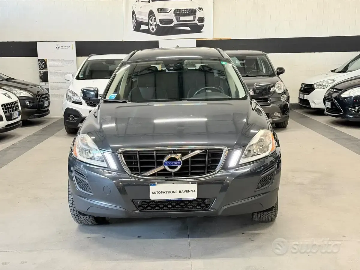Usata Volvo XC60 R-Design 163 CV (119 kW) 2012 Grigio SUV