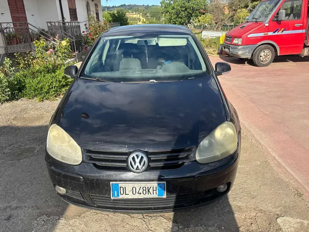 Begagnad VW Golf V Comfortline 105 HK (77 kW) 2007 Svart Sedan