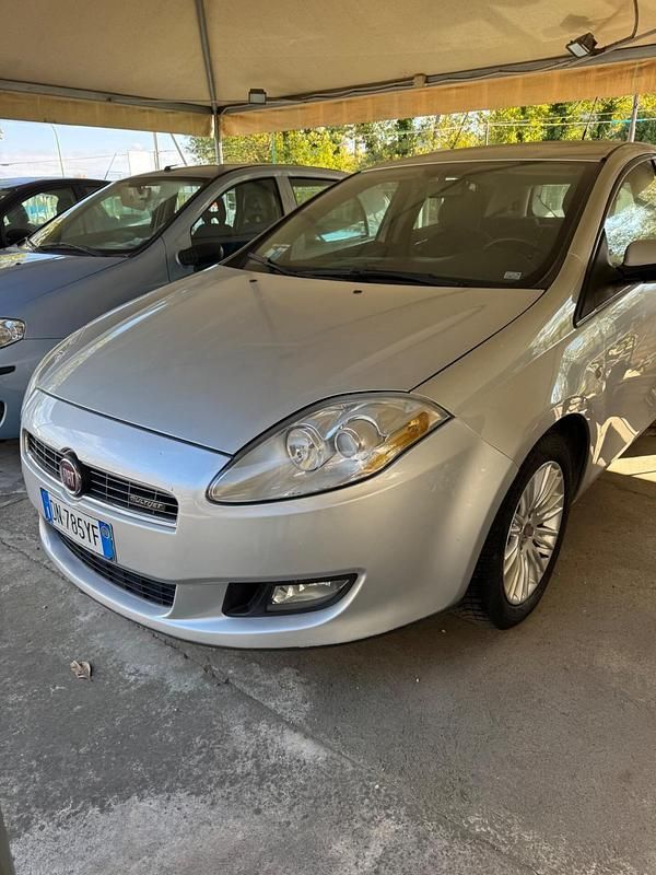 Argento Usata 2008 Fiat Bravo Dynamic Due volumi | 3300 € (Buon prezzo) - Immagine 1/4