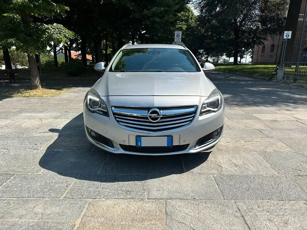 Usata Opel Insignia Cosmo 140 CV (102 kW) 2014 Argento Station wagon