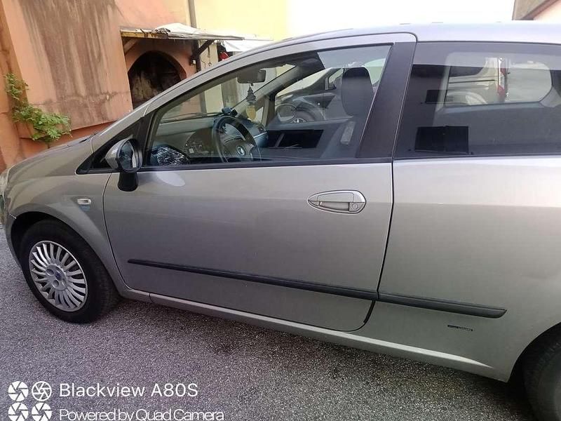 Usata Fiat Grande Punto Active 65 CV (47 kW) 2007 Utilitaria