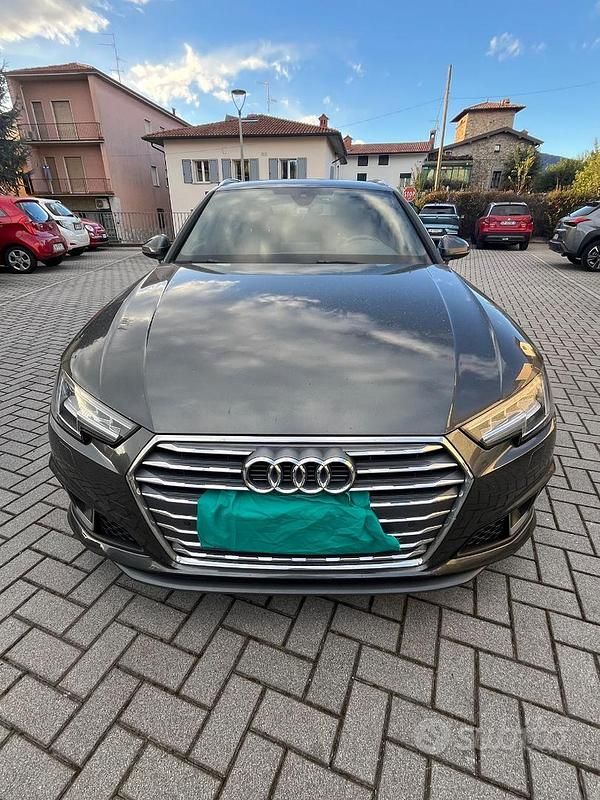 Usata Audi A4 S-Line 150 CV (110 kW) 2019 Grigio Station wagon