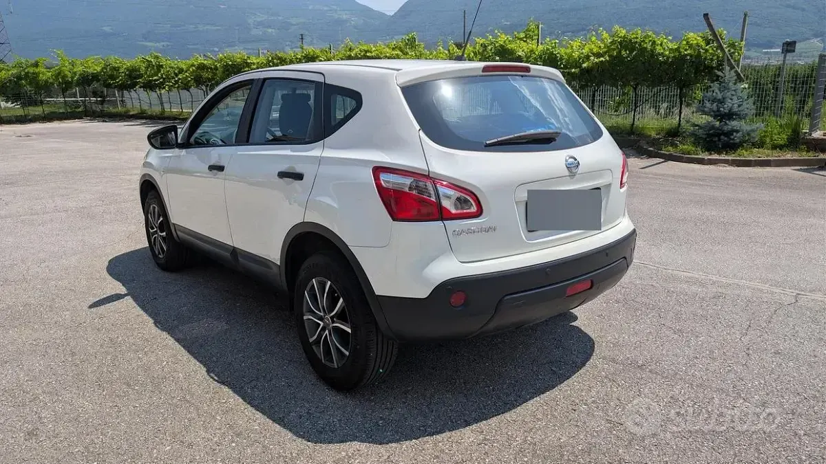 Usata Nissan Qashqai Acenta 117 CV (86 kW) 2013 Bianco SUV