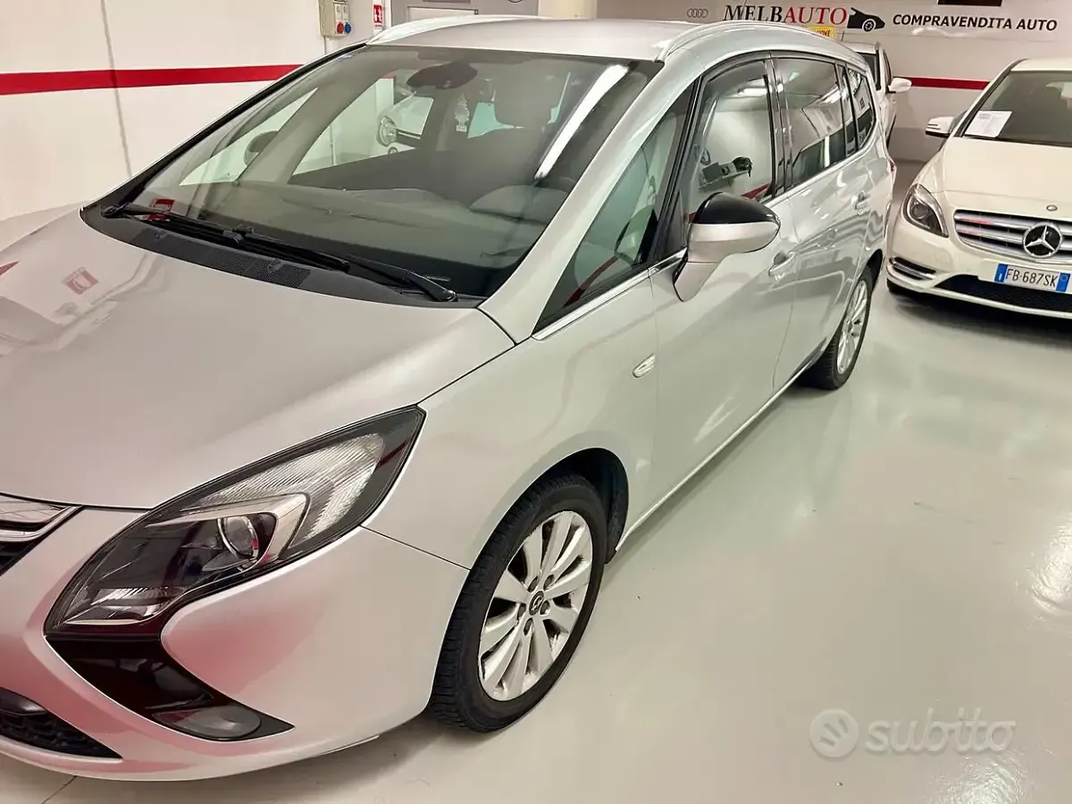 Usata Opel Zafira Tourer Cosmo 110 CV (80 kW) 2014 Grigio Monovolume
