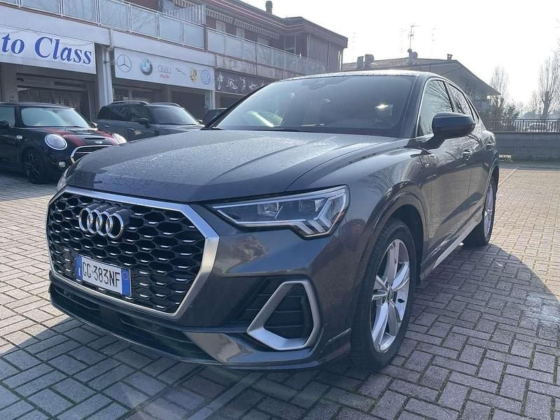 Usata Audi Q3 Sportback S-Line 150 CV (110 kW) 2020 Grigio SUV