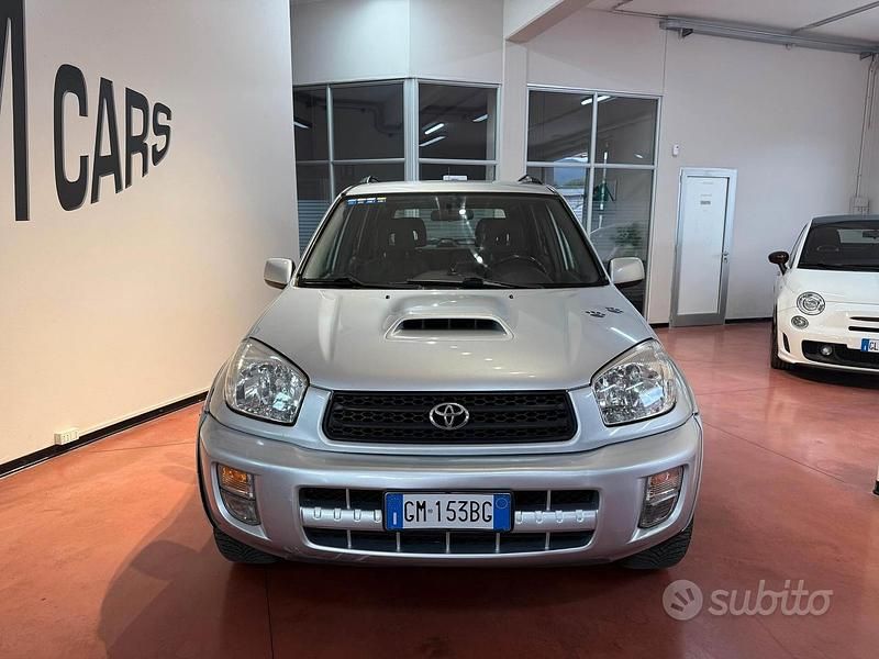 Usata Toyota RAV4 115 CV (84 kW) 2003 Grigio SUV