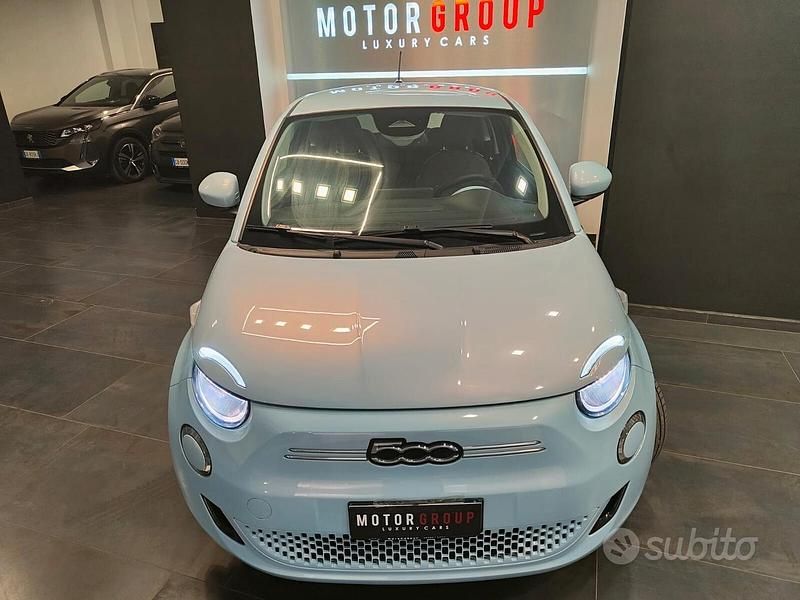 Usata Fiat 500e La Prima 86 kW (118 CV) 2020 Blu Berlina
