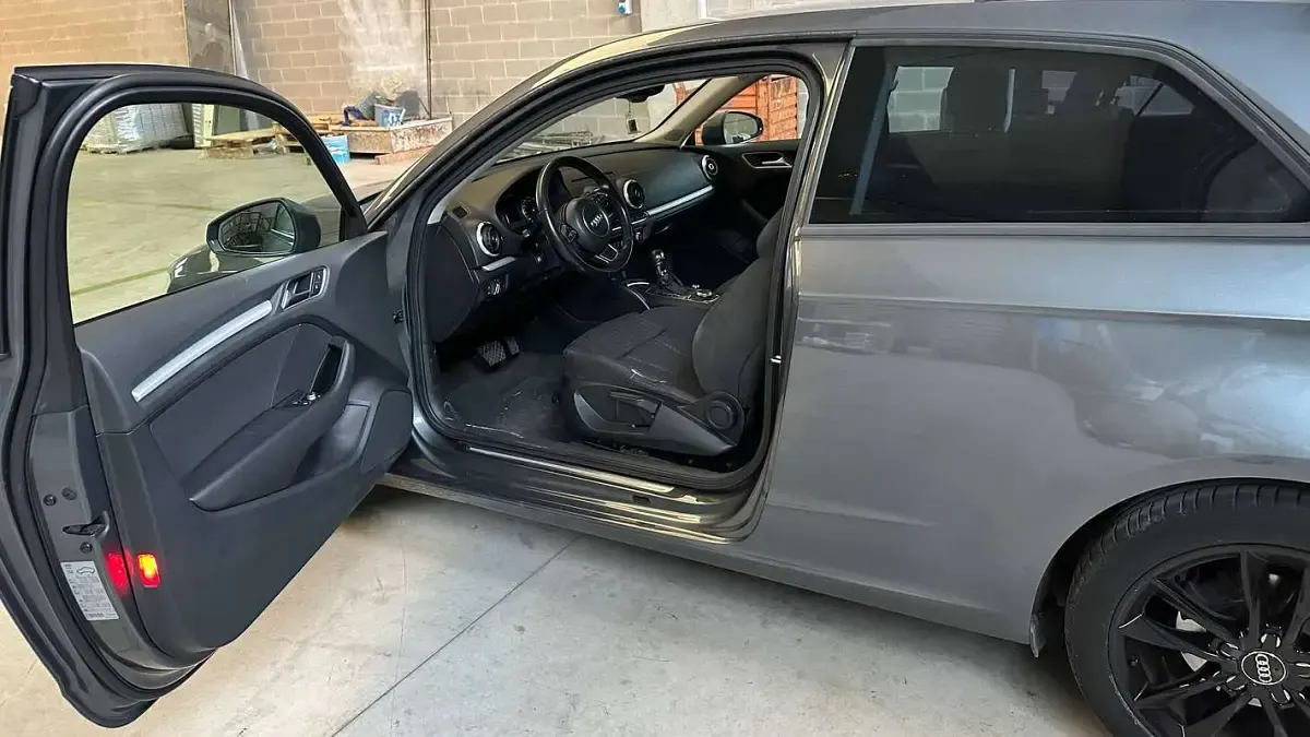 Usata Audi A3 Young 105 CV (77 kW) 2014 Grigio Berlina