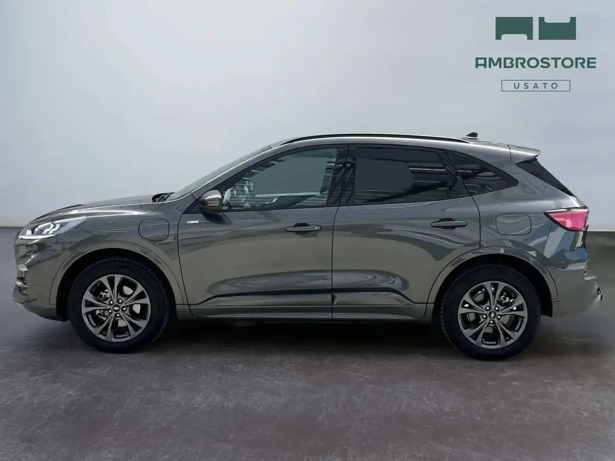 Usata Ford Kuga ST-Line 225 CV (165 kW) 2023 Magnetic grey SUV